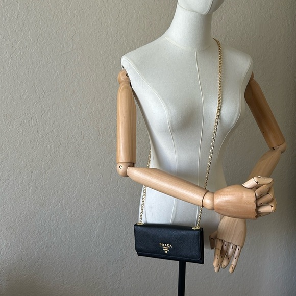 💎PRADA SAFFIANO LEATHER WALLET ON CHAIN💎 - Picture 16 of 16